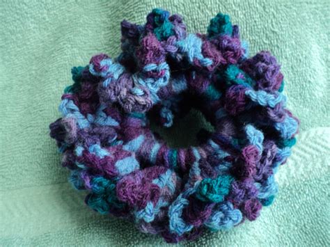 Crochet scrunchie Multicolored .